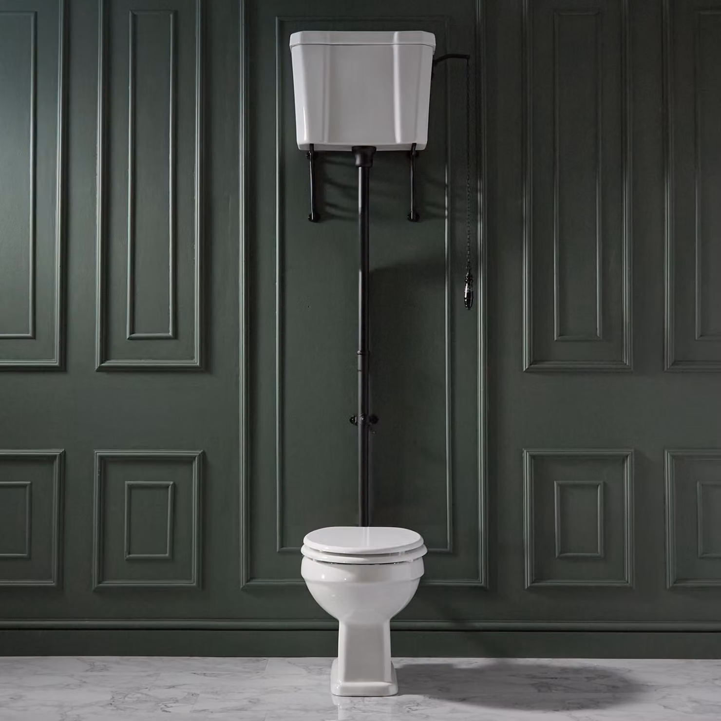Sanitario WC Tradizionale Alto con Cassetta - Kit Scarico Nero Opaco e Copriwater WC Bianco - Richmond
