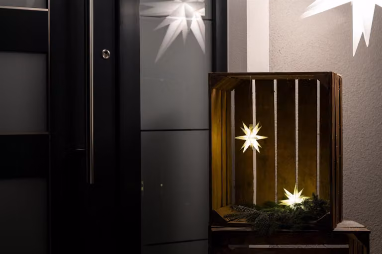 Stella di Natale 3D a LED bianca, 18 punte, 12 cm, a batteria, stella in plastica, stella decorativa, decorazione per finestre, decorazione natalizia, stella da esterno illuminata