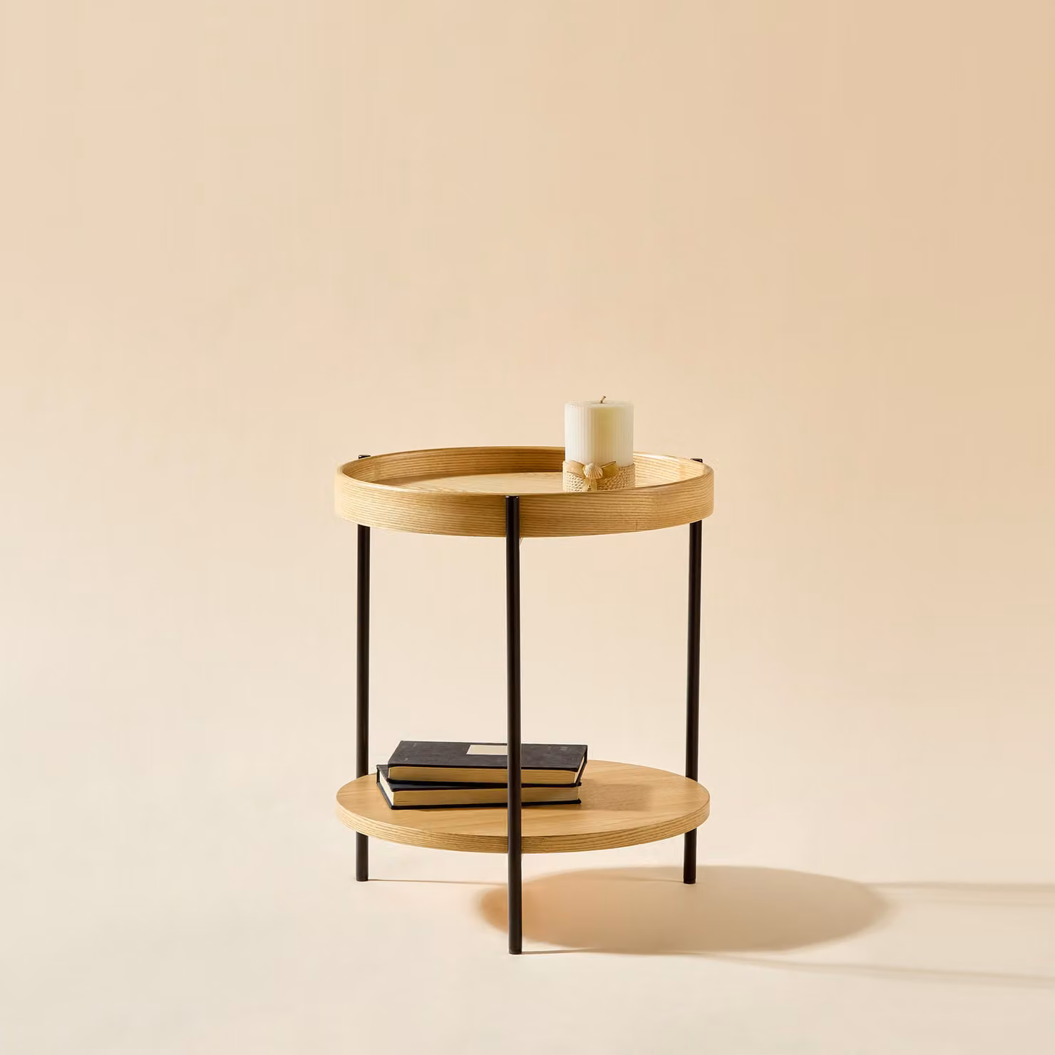 Tavolino da soggiorno MODFU con design a due livelli, tavolino ausiliario con 2 ripiani, tavolino rotondo nero in legno massello e gambe in metallo, 44x44x48 cm