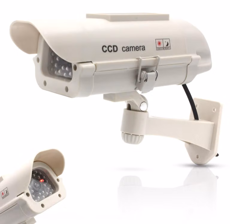 Telecamera finta da esterno con pannello solare e LED rossi, efficace deterrente