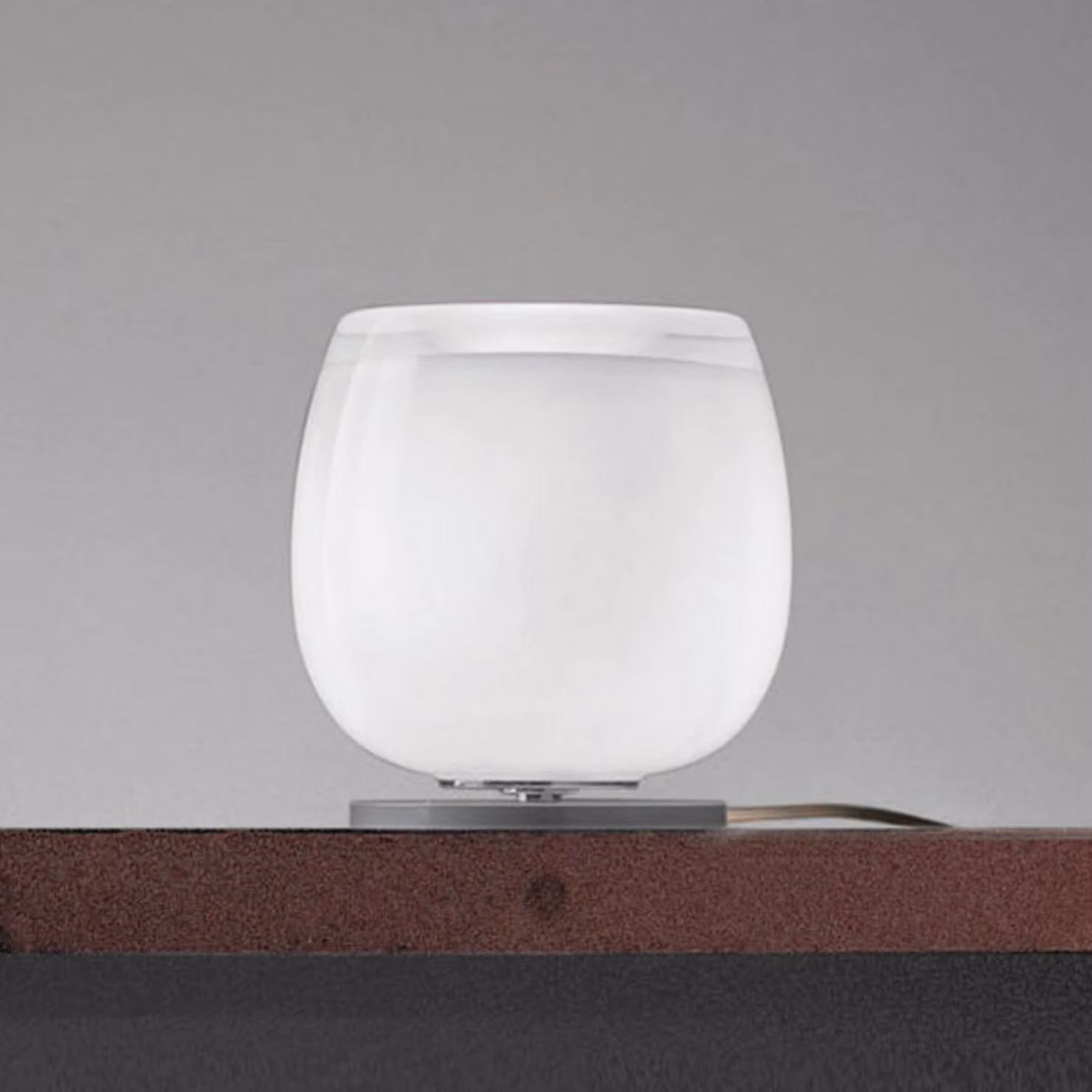 Vistosi Lampada da tavolo di design Implode, Bianco / Opale, Soggiorno / Sala da pranzo, Vetro, Moderno, Lampada da tavolo