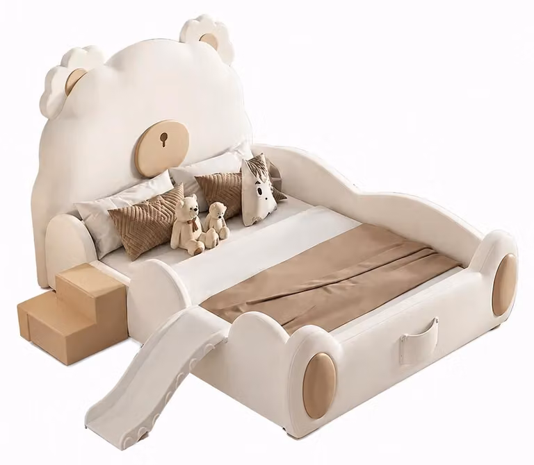 Letto beige per bambini con scaletta e scivolo, ideale per bambine. Letto per bambini