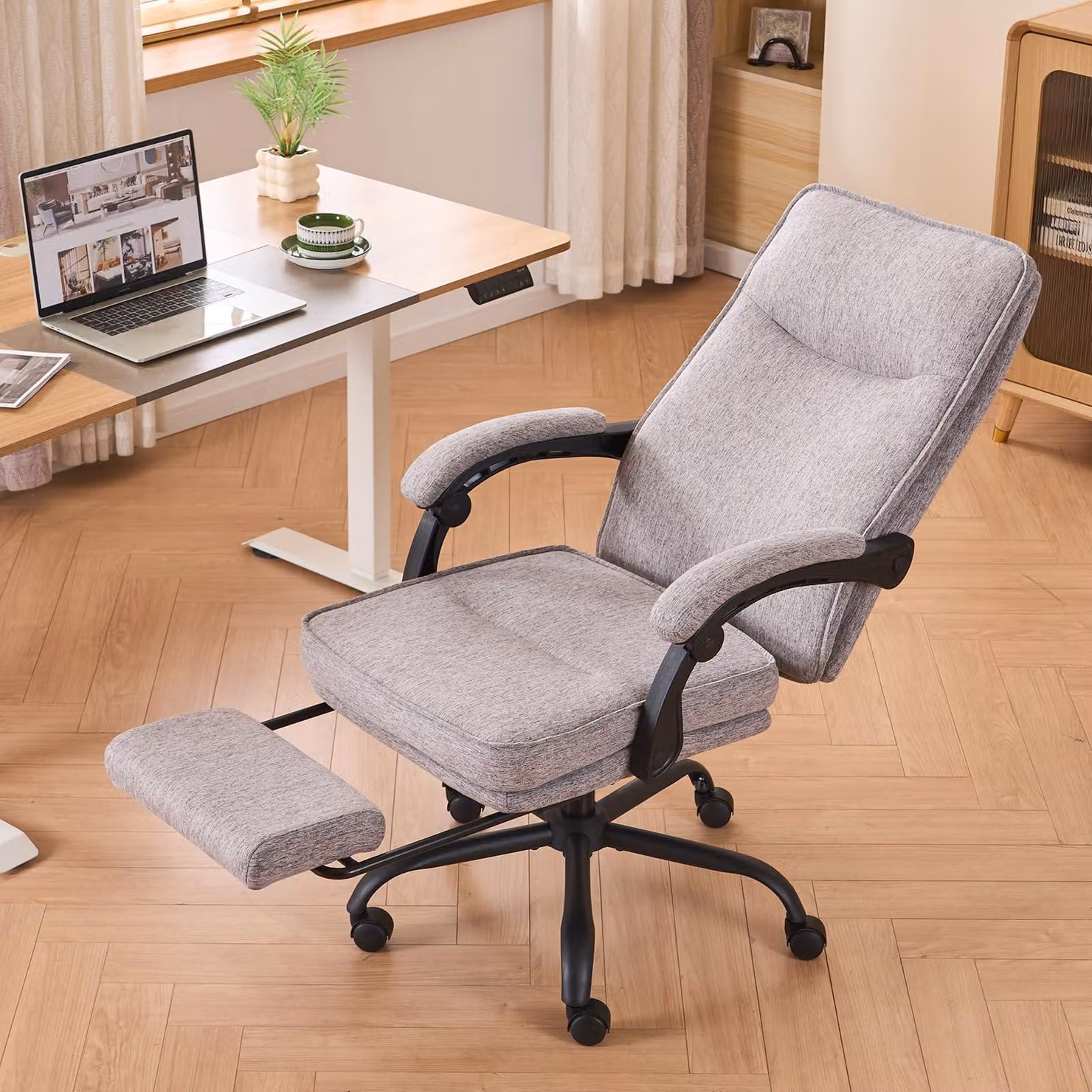 Sedia da ufficio ergonomica, grigia - Schienale regolabile con poggiapiedi - Portata massima: 150 kg - Tessuto traspirante - Ideale per l'ufficio e il lavoro da casa