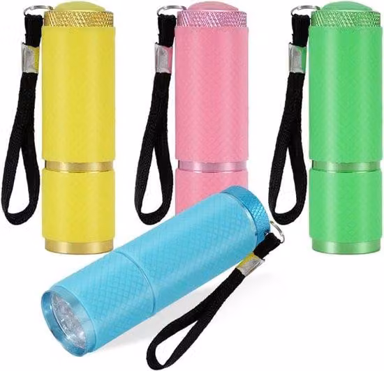 Torce LED portatili, set da 4, mini torce portatili, ideali per il campeggio, la lettura, le escursioni, il trekking e il lavoro.