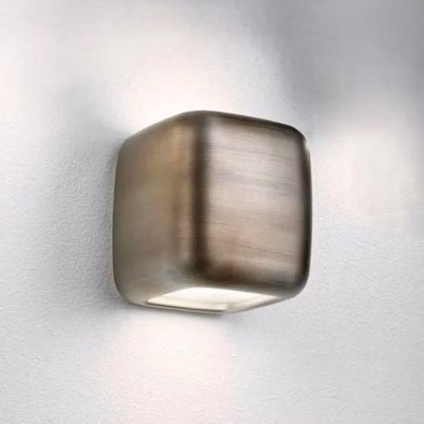 Applique da parete Babol GEA in finitura acciaio anticato argento con luce up and down e lampadine GX53 incluse