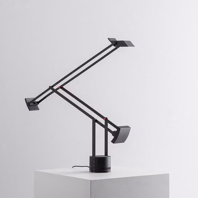 Artemide Tizio Lampada da tavolo LED dimmabile in metallo nero