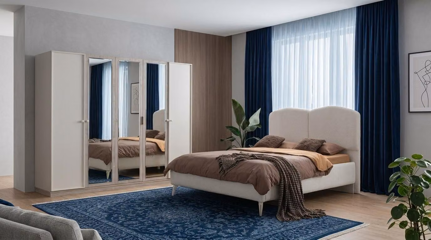 Set per camera da letto: armadio, letto, testiera. Design moderno, colore beige, materiali morbidi e confortevoli