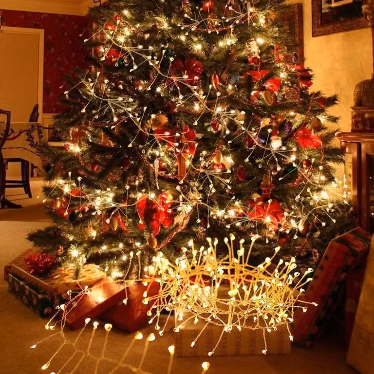 Catena luminosa con 50 LED, lunghezza 10 metri, in plastica, ideale per decorazioni natalizie, con effetto scintillante