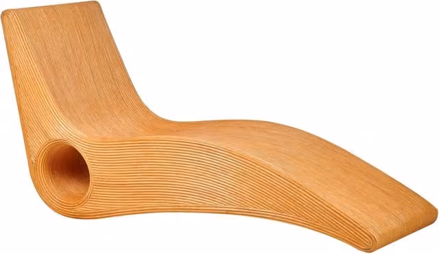Lettino prendisole Beliani in polyrattan marrone con design ergonomico curvo per giardino