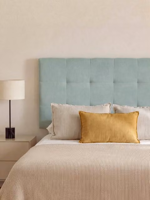 Testiera imbottita Evron Kenay Home colore menta per camera da letto matrimoniale