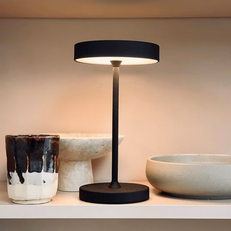Dyberg Larsen Lampada da tavolo a LED Starlight, dimmerabile, Nero, Soggiorno / Sala da pranzo, Metallo, Scandinavo, Lampada da tavolo LED
