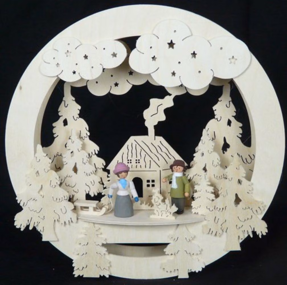 Decorazione per finestra con soggetti invernali e illuminazione. Dimensioni: 32x32x4 cm. Nuova