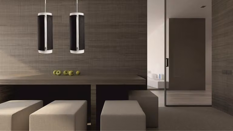 Lampada a sospensione Padiro, dimensioni 15,5 x 15,5 x 40,6 cm, colore antracite, realizzata in polipropilene con rivestimento in feltro. Il rivestimento in feltro presenta una cerniera decorativa. Attacco E27