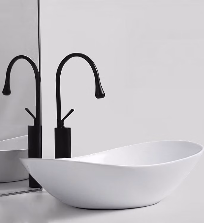 Lavabo in Vetroceramica bianca da appoggio – design ovale, REBIKO