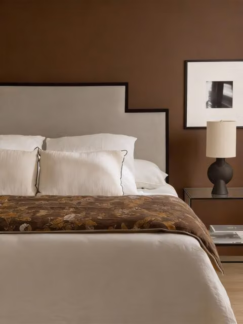 Testiera imbottita Voeux Kenay Home per camera da letto, colore perla con cornice nera, design moderno geometrico