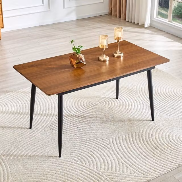 Tavolo da pranzo rettangolare in MDF effetto legno noce con gambe in metallo nere angolate per 4–8 persone