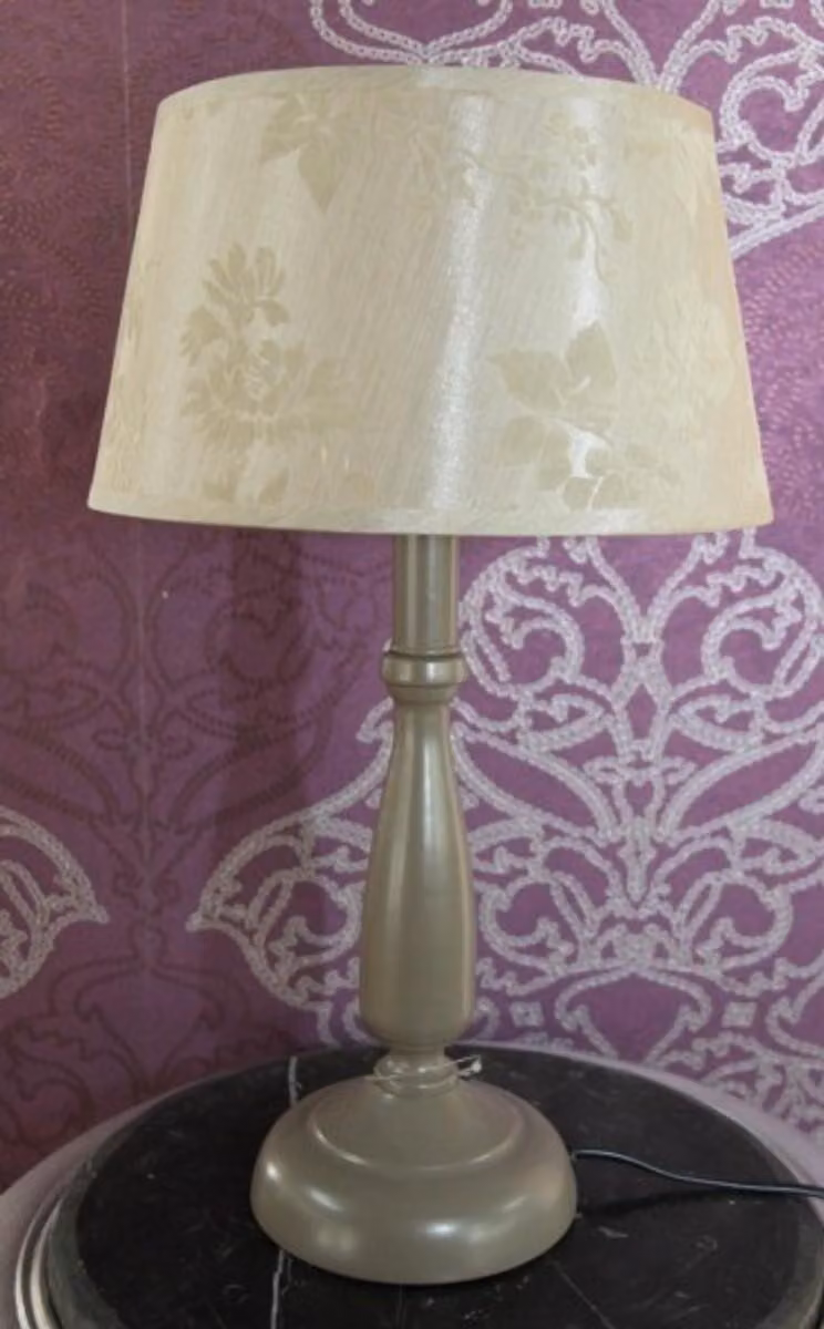 Lampada da tavolo Casa Padrino in stile barocco, elegante, colore grigio/crema, diametro 24,5 cm, altezza 23 cm