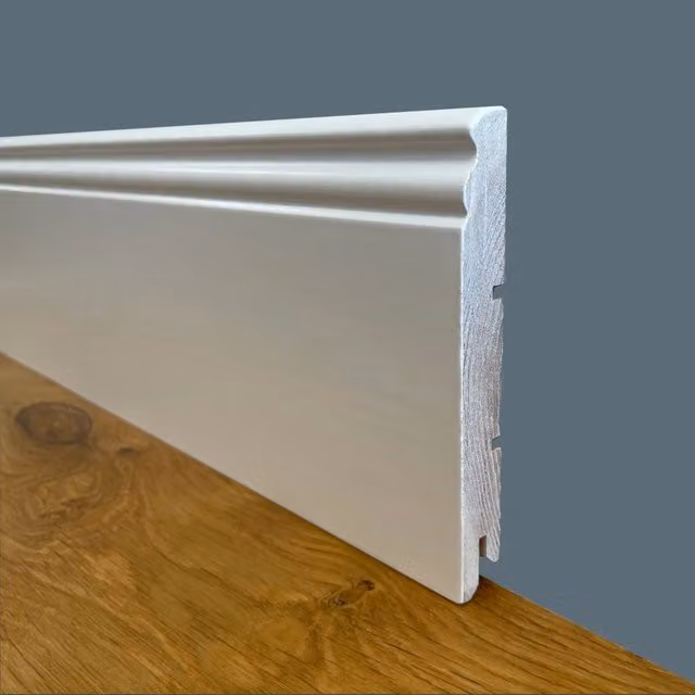100ml di Battiscopa PREMIUM in legno MASSELLO mod.DUCALE 120x15 laccato bianco