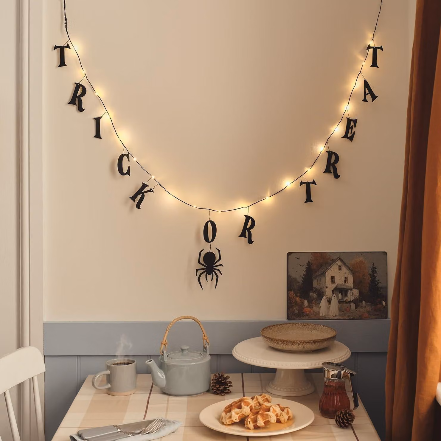 Catena luminosa a tema Halloween, con 20 LED bianco caldo, lunghezza 1,60 metri