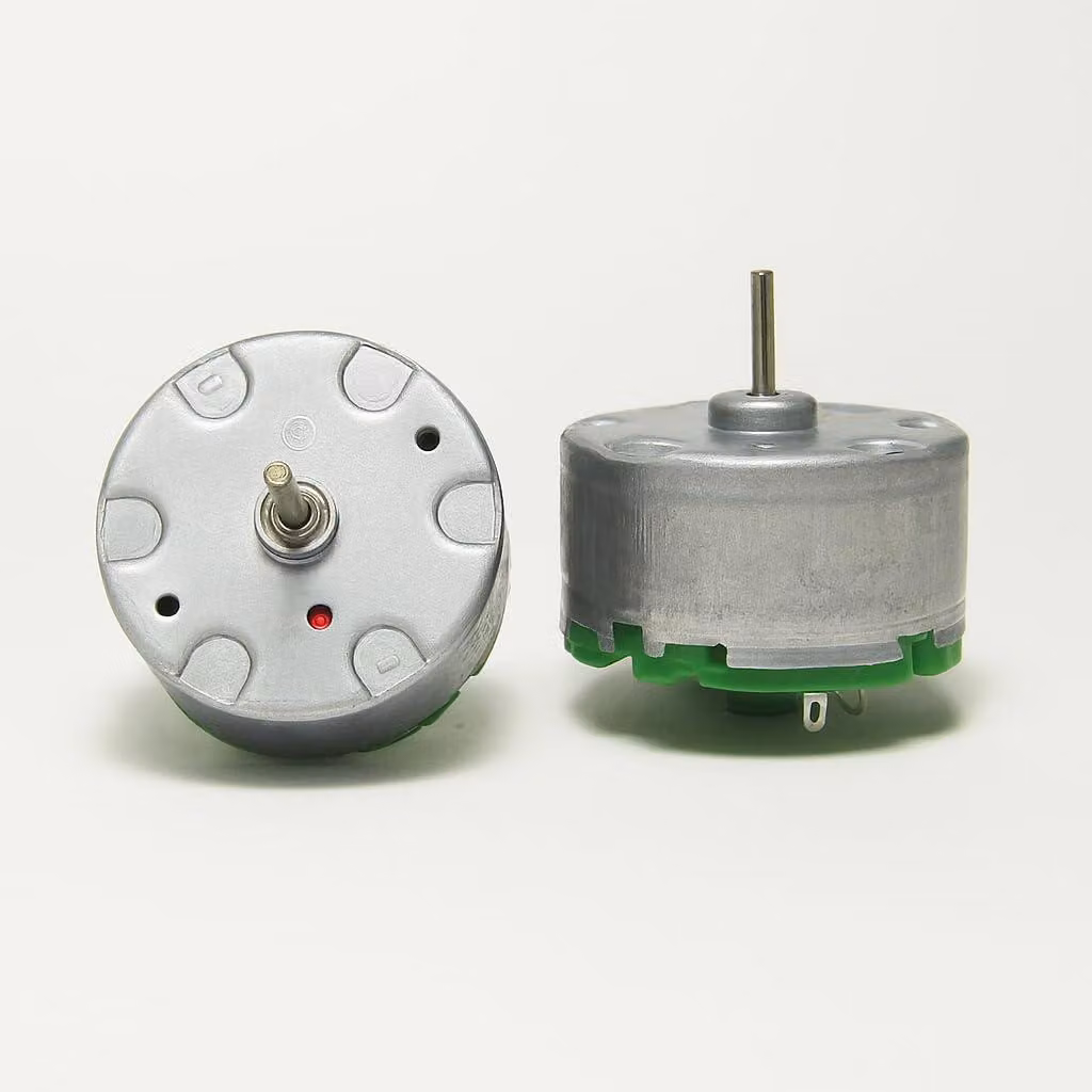 Due motori a corrente continua miniaturizzati, cilindrici, da 6 V, 3000 giri/minuto, con base