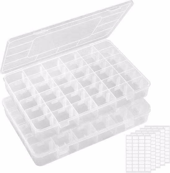 Ibenzoa® Set da 2 contenitori trasparenti impilabili per l'organizzazione, con scomparti regolabili: fino a 36 scomparti per contenitore, in plastica, inclusi 200 etichette per perline e gioielli