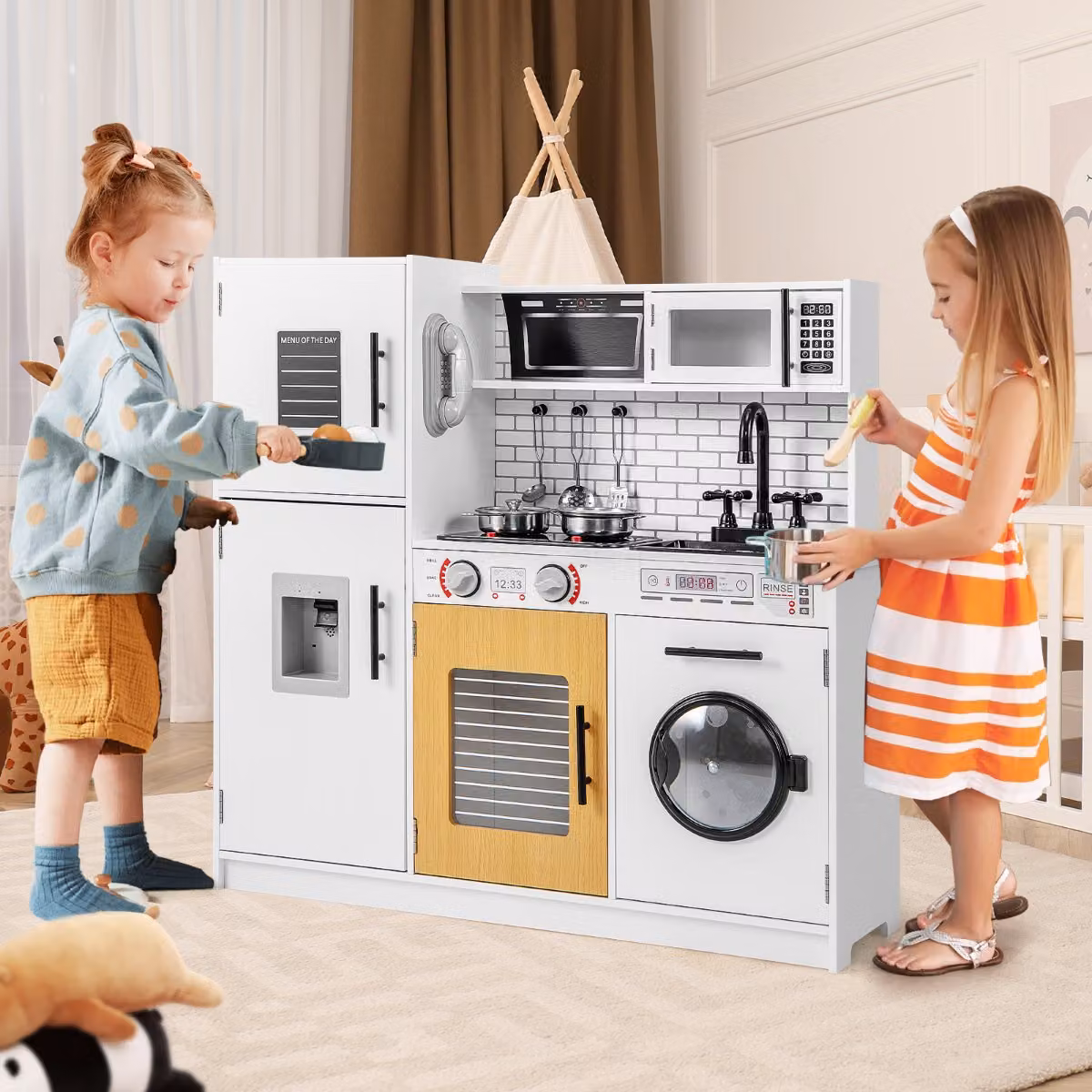 Set di cucina giocattolo Costway con forno, lavatrice, microonde e dispenser d'acqua, gioco da chef per bambini, Bianco