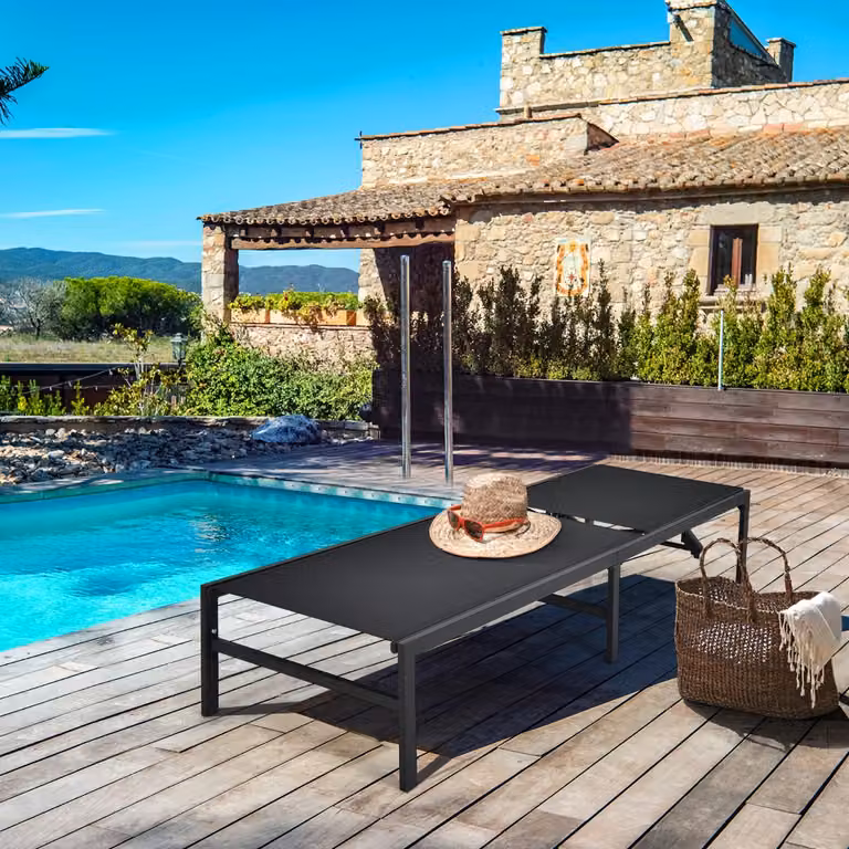 Sedia a sdraio regolabile Costway in metallo e tessuto nero per giardino, piscina e patio