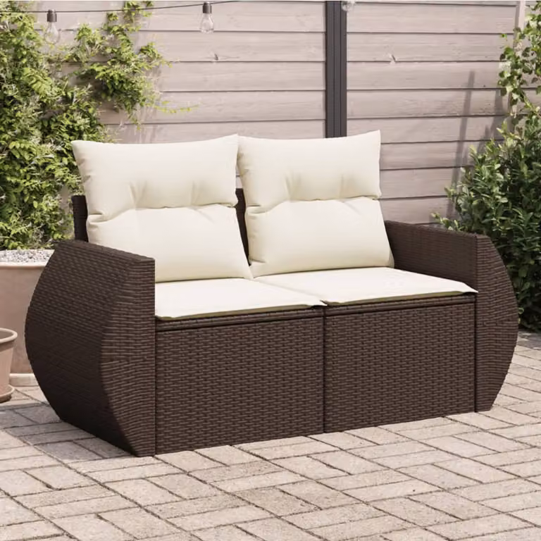 vidaXL Divano da Giardino a 2 Posti in Polyrattan Marrone e Bianco con Cuscini e Struttura in Metallo