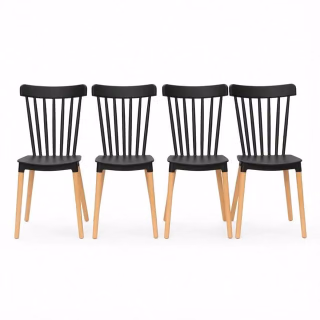 Set di 4 sedie da pranzo in stile scandinavo con schienale traforato in polipropilene nero e gambe in legno di faggio naturale, L/P/H: 46 x 52,5 x 83 cm