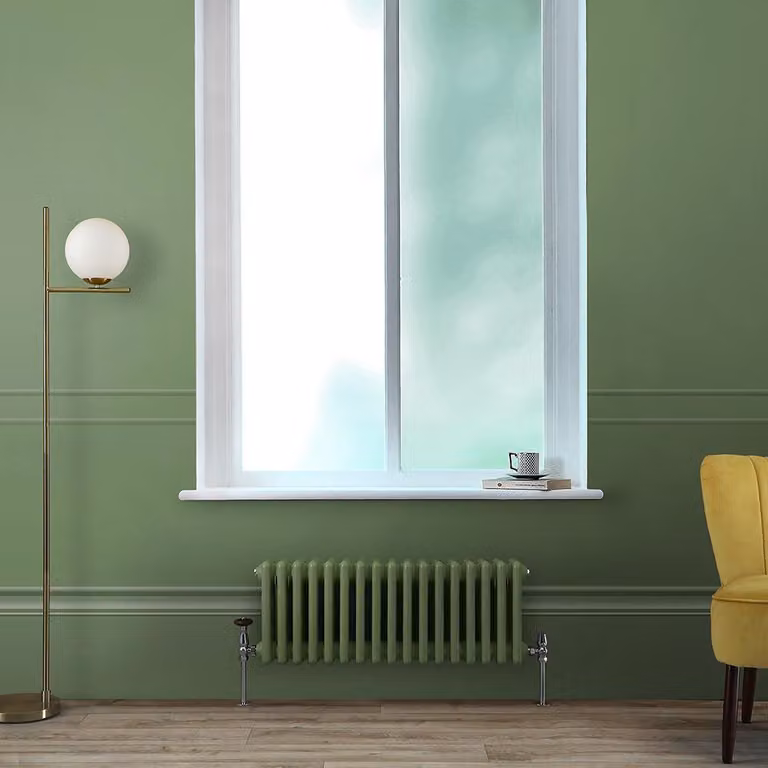 Radiatore Tradizionale Orizzontale Tradizionale a Tripla Colonna Verde (Reseda Green) -   300mm x 785mm - Regent