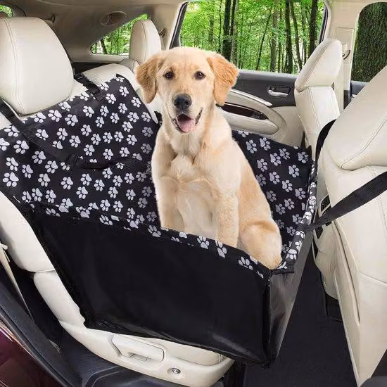 Seggiolino per cani con cintura di sicurezza, trasportino per il sedile posteriore, accesso al sedile anteriore, cuccia impermeabile, dimensioni: 68 x 57 x 33 cm.