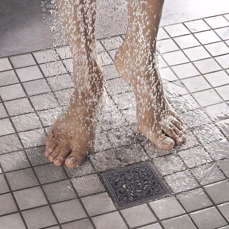 Scarico a pavimento quadrato, nero, 10 x 10 x 4 cm – dotato di coperchio con griglia rimovibile e filtro in acciaio inossidabile, ideale per cucina, bagno e balcone
