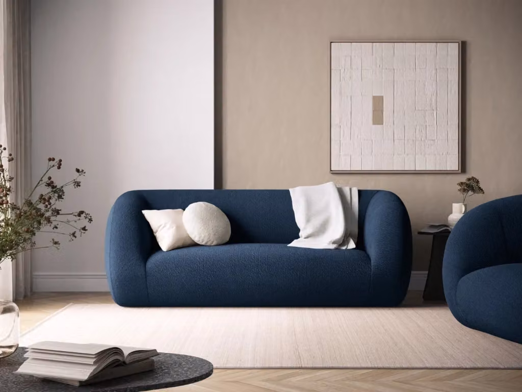 Divano 2 posti Essen di Cosmopolitan Design in bouclé blu scuro – 2