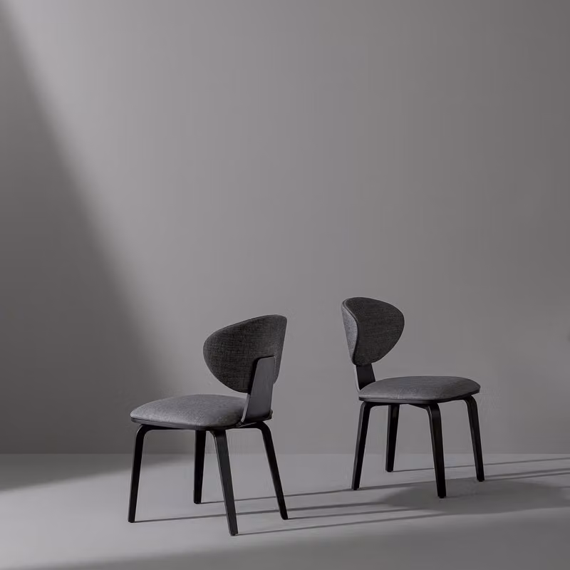 Sedia Olos Chair Met Bonaldo con gambe in metallo