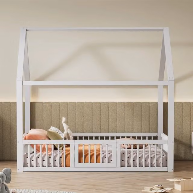 Letto per bambini OKWISH in legno di pino e MDF bianco con struttura a casetta, L/P/H: 200 x 140 x 120 cm