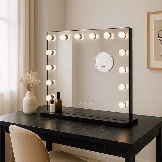 Specchi da trucco con illuminazione a LED e regolazione dell'intensità luminosa