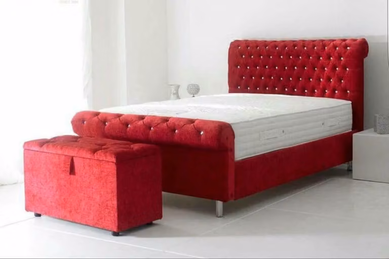 Chesterfield Hotel Doppel Leder Bett Schlafzimmer Polster Luxus Betten 200x200cm