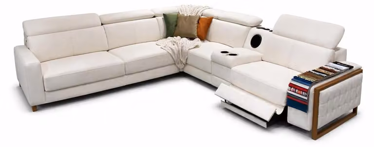 Elegante divano ad angolo a forma di U bianco con funzioni regolabili