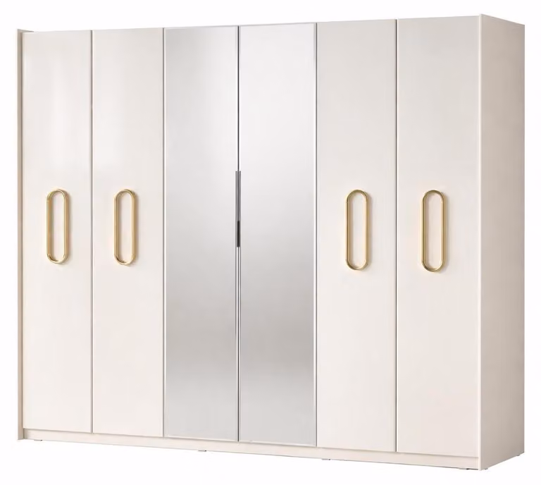 Armadio spazioso dal design moderno, con ampio spazio di stoccaggio