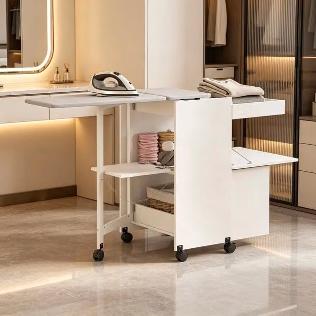Armadio da stiro 154x55x87 cm pieghevole con ruote in MDF bianco