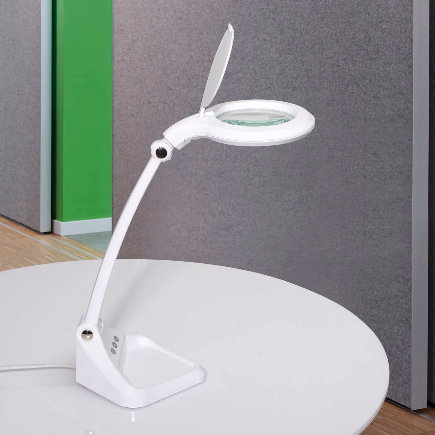Maul MAULiris Lampada d'ingrandimento a LED, dimmerabile, bianca MAULiris, dimmerabile, Bianco / Opale, Studio / Ufficio, Plastica, Moderno, Lampade con lente d'ingrandimento