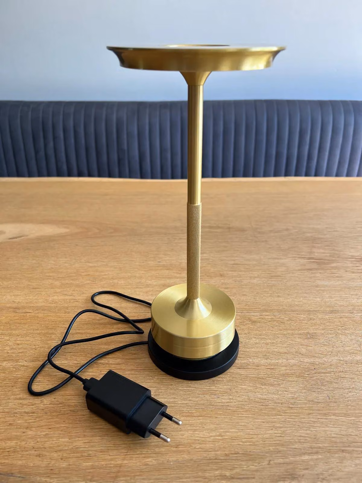 Lampada da tavolo "Eclips Gold" per uso gastronomico, set da 1 con base di ricarica