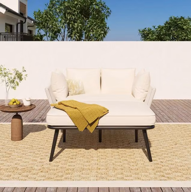 Divano da giardino con 2 cuscini rimovibili e lavabili, chaise longue per esterni in acciaio beige con intreccio in corda per terrazza e balcone