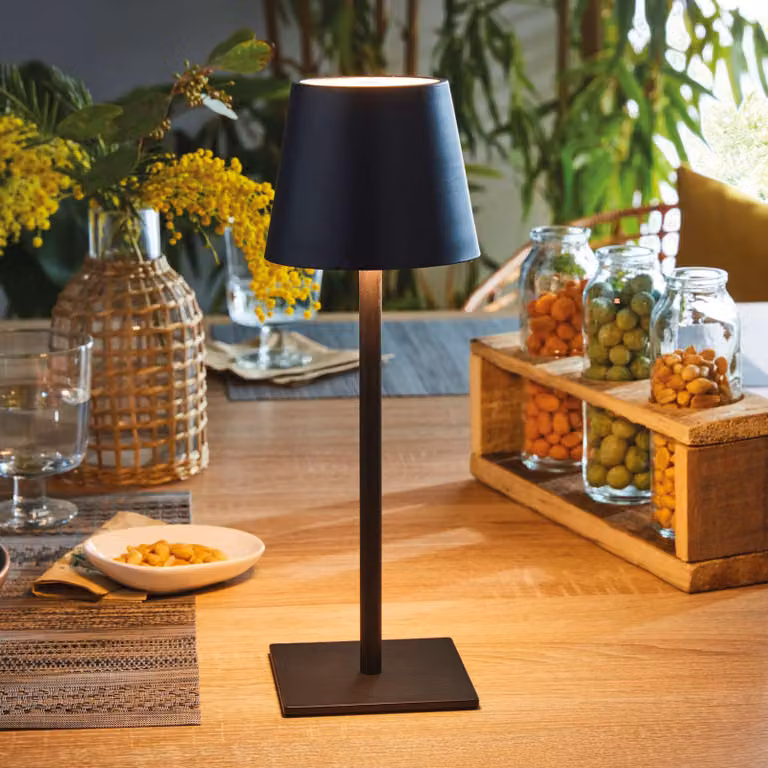 Lampada da tavolo LED "nera