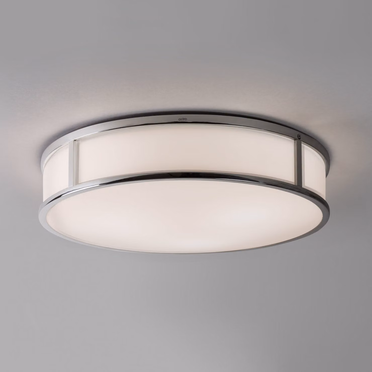 Astro Mashiko - Plafoniera a filo grande da bagno a 3 luci cromo lucido IP44, E27