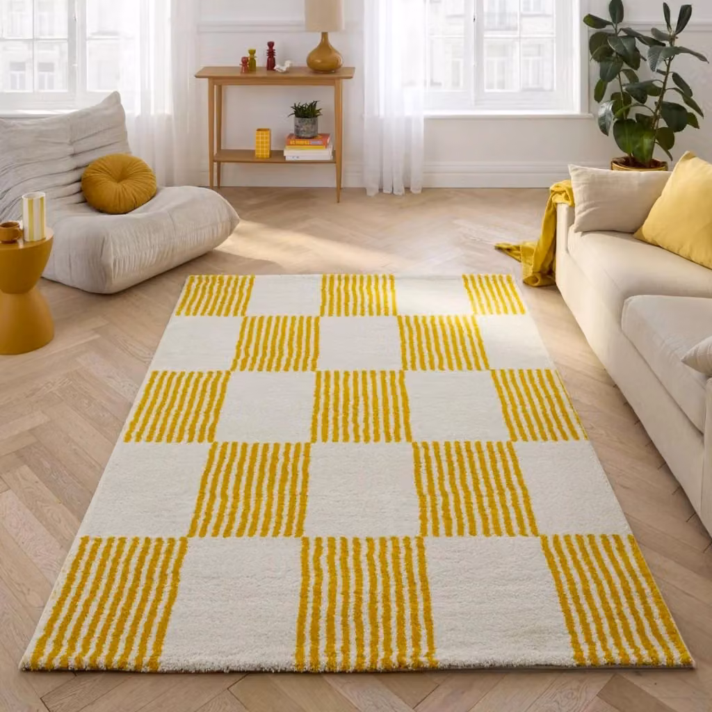 Tappeto moderno a scacchi Fergew giallo e bianco in polipropilene per soggiorno e camera da letto L: 290 cm, P: 20 cm – 2