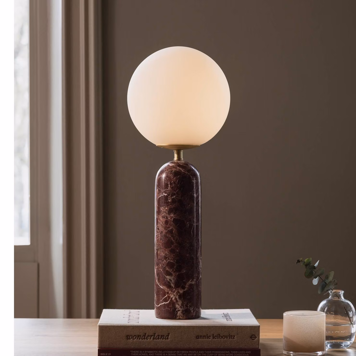 Globen Lighting Lampada da tavolo Torrano, Rosso, Soggiorno / Sala da pranzo, Pietra, Scandinavo, Lampada da tavolo