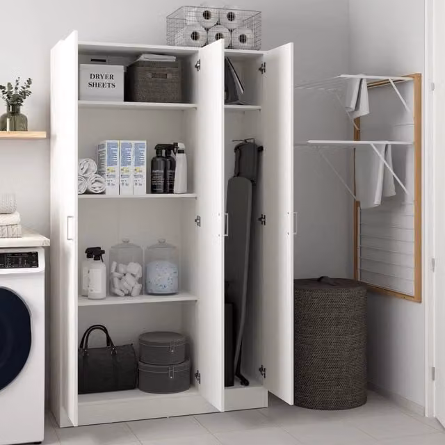 Armadio Multiuso Vado DMORA Bianco con 4 Ripiani e Ante a Battente L: 103.8 cm, H: 180 cm, P: 34.6 cm