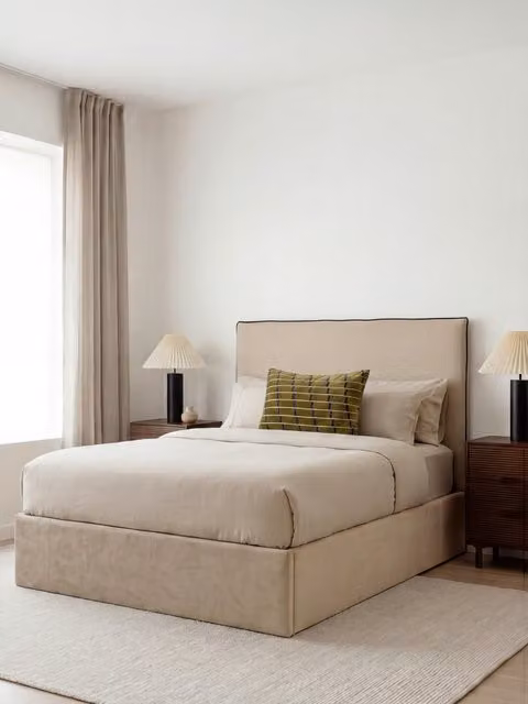 Letto contenitore Dana Kenay Home imbottito in tessuto beige L: 180 cm, P: 190 cm