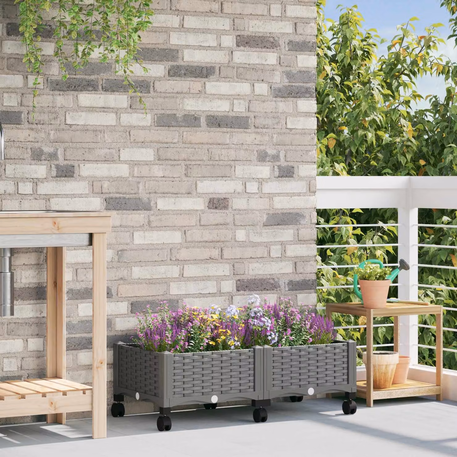 vidaXL Vaso da Giardino con Ruote in Plastica Grigio Chiaro L: 80 cm, P: 40 cm, H: 29 cm